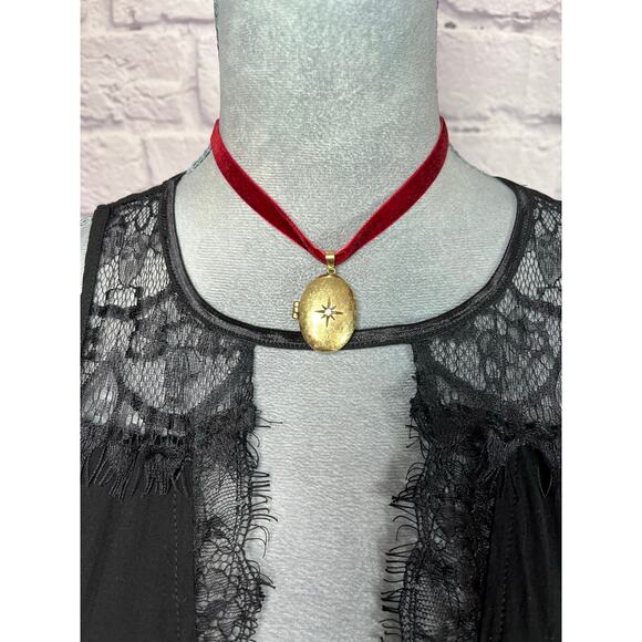 Handmade Locket and Velvet Necklace - Picture 1 of 7